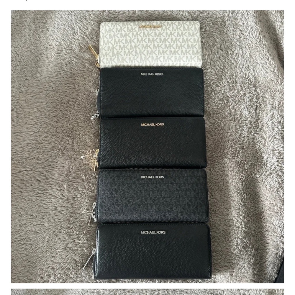 Michael Kors Wallets Lot!!!